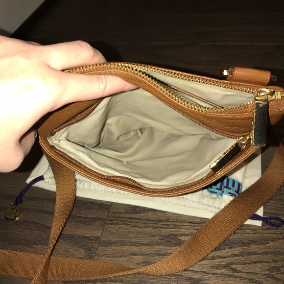 Tory Burch Cross-body ✝️ - Picture 3 of 3